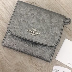 Small Coach Snap Wallet NWT grayish/silver